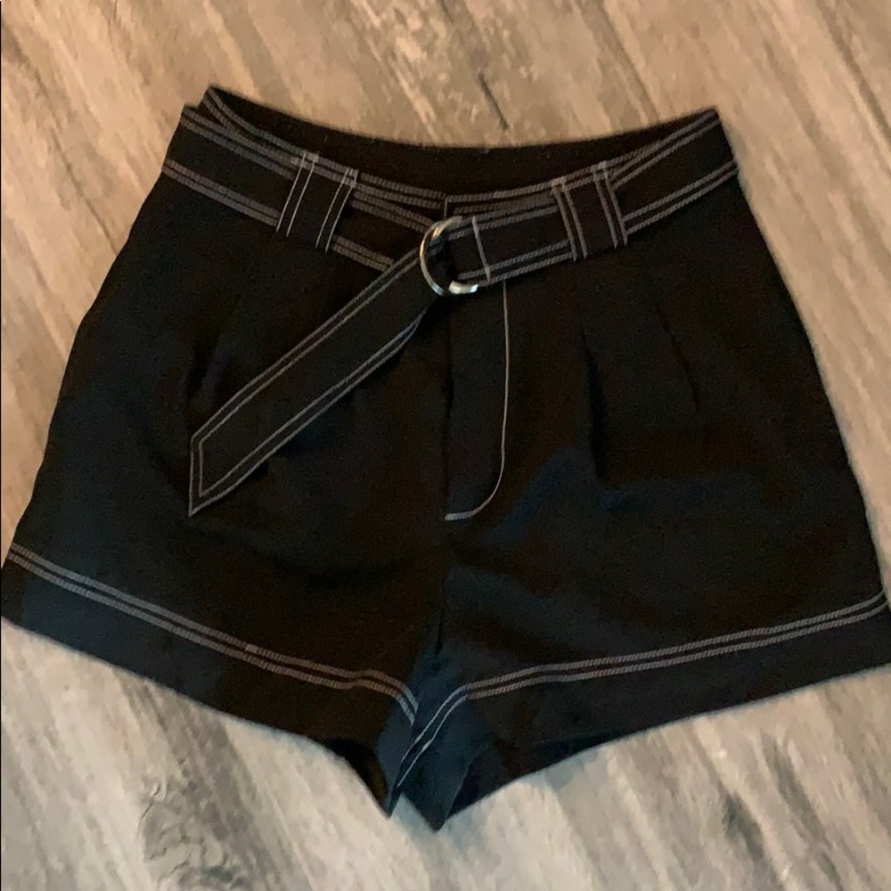 Princess Polly pocket belted dress shorts. “NWOT”